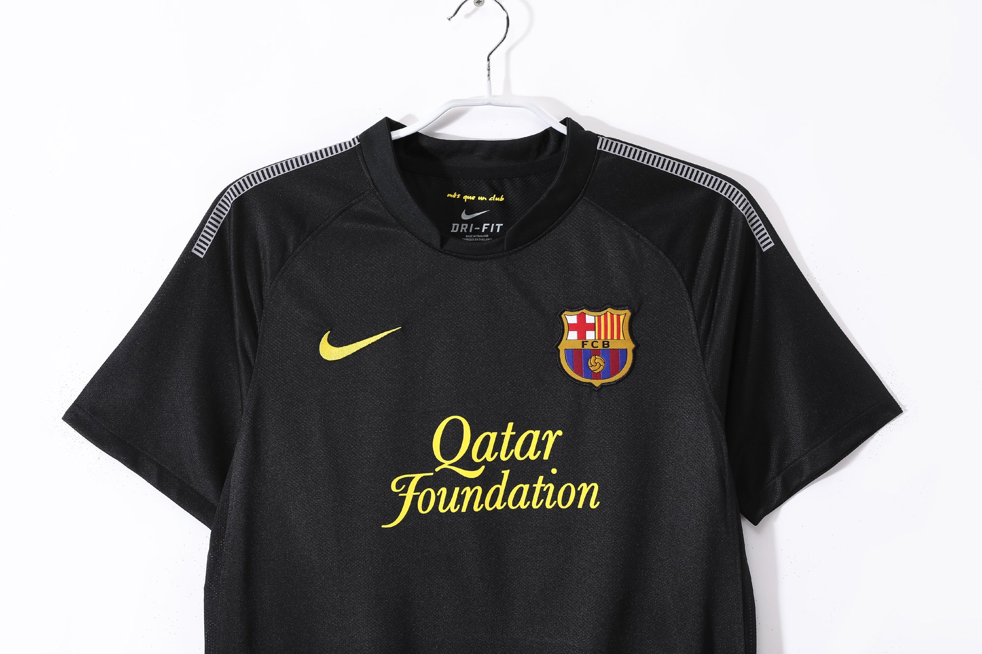 Barcelona 2011/12 Retro Away Jersey