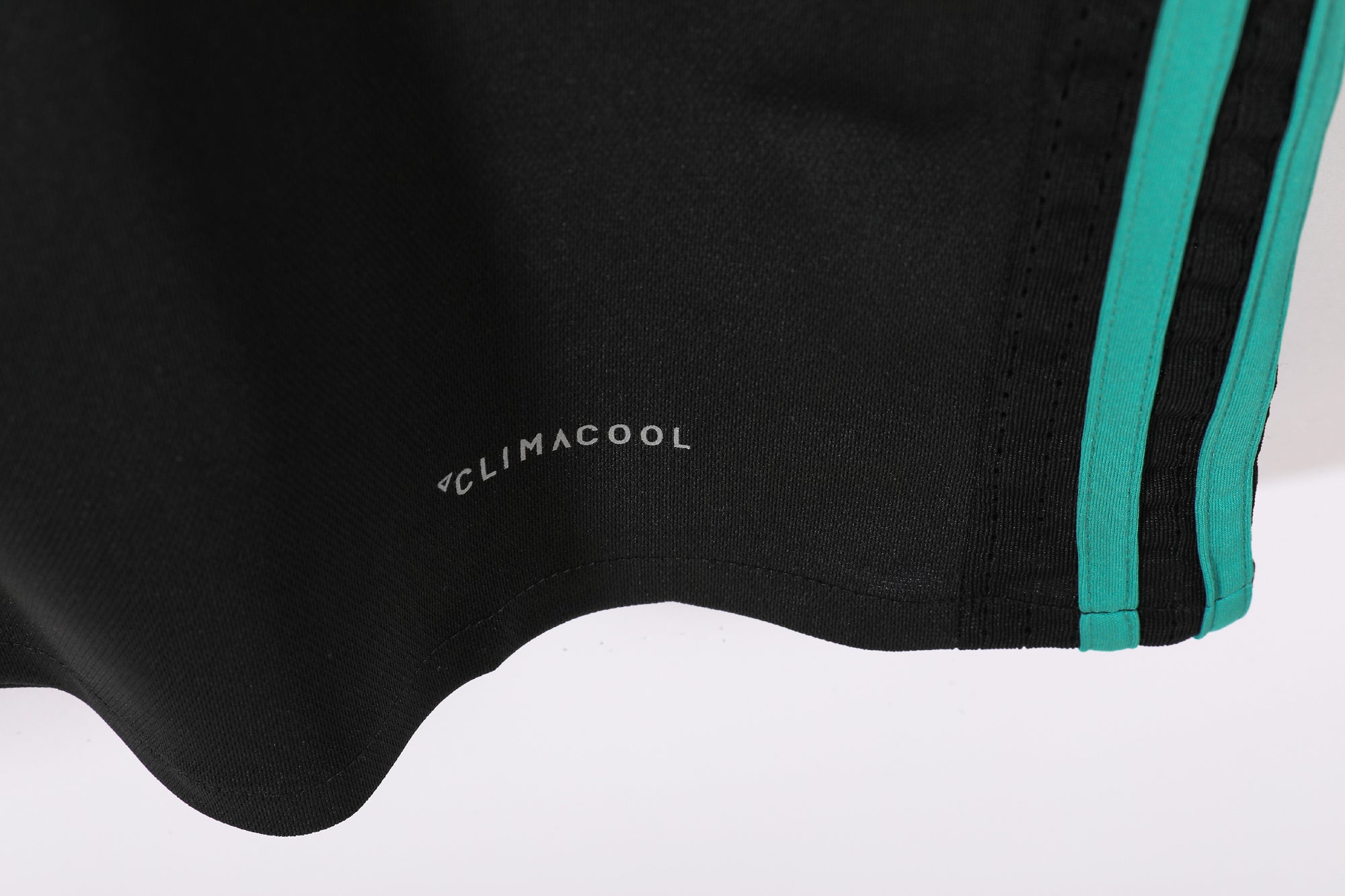 Real Madrid 2017/18 Retro Away Jersey