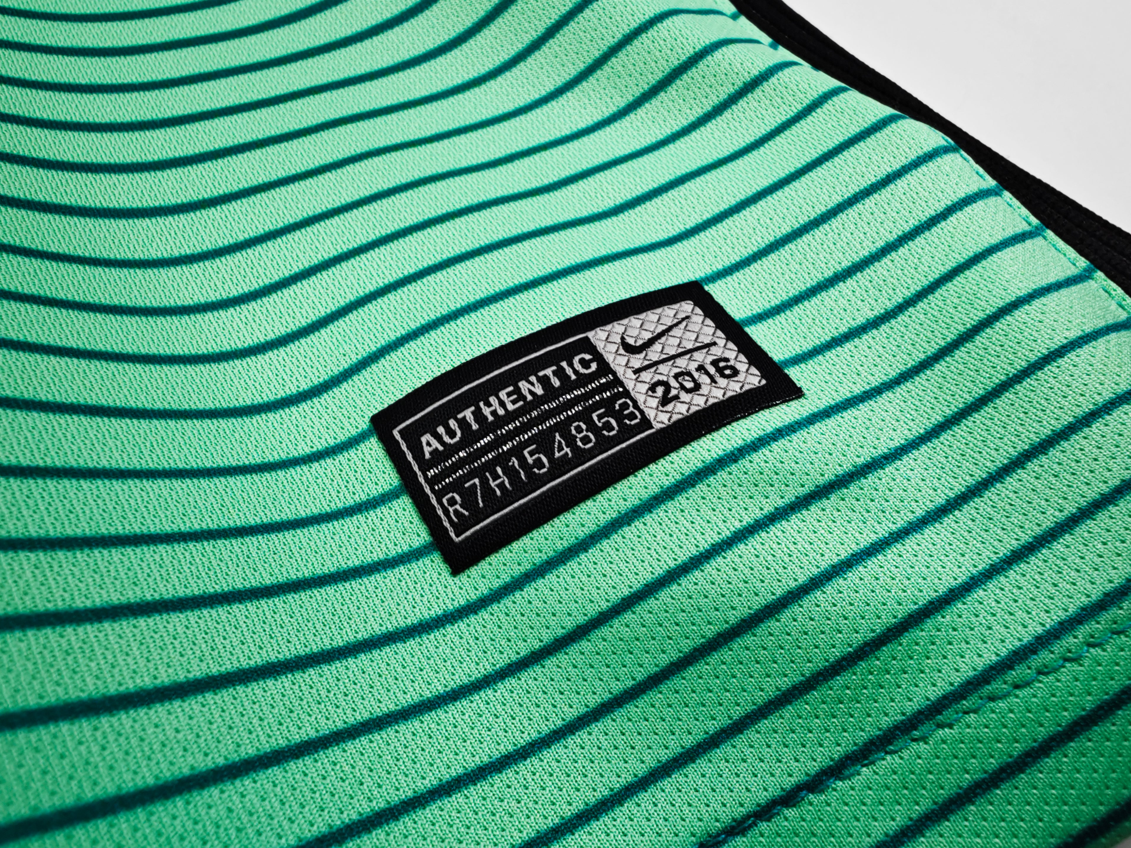 Barcelona 2016/17 Retro Third Jersey