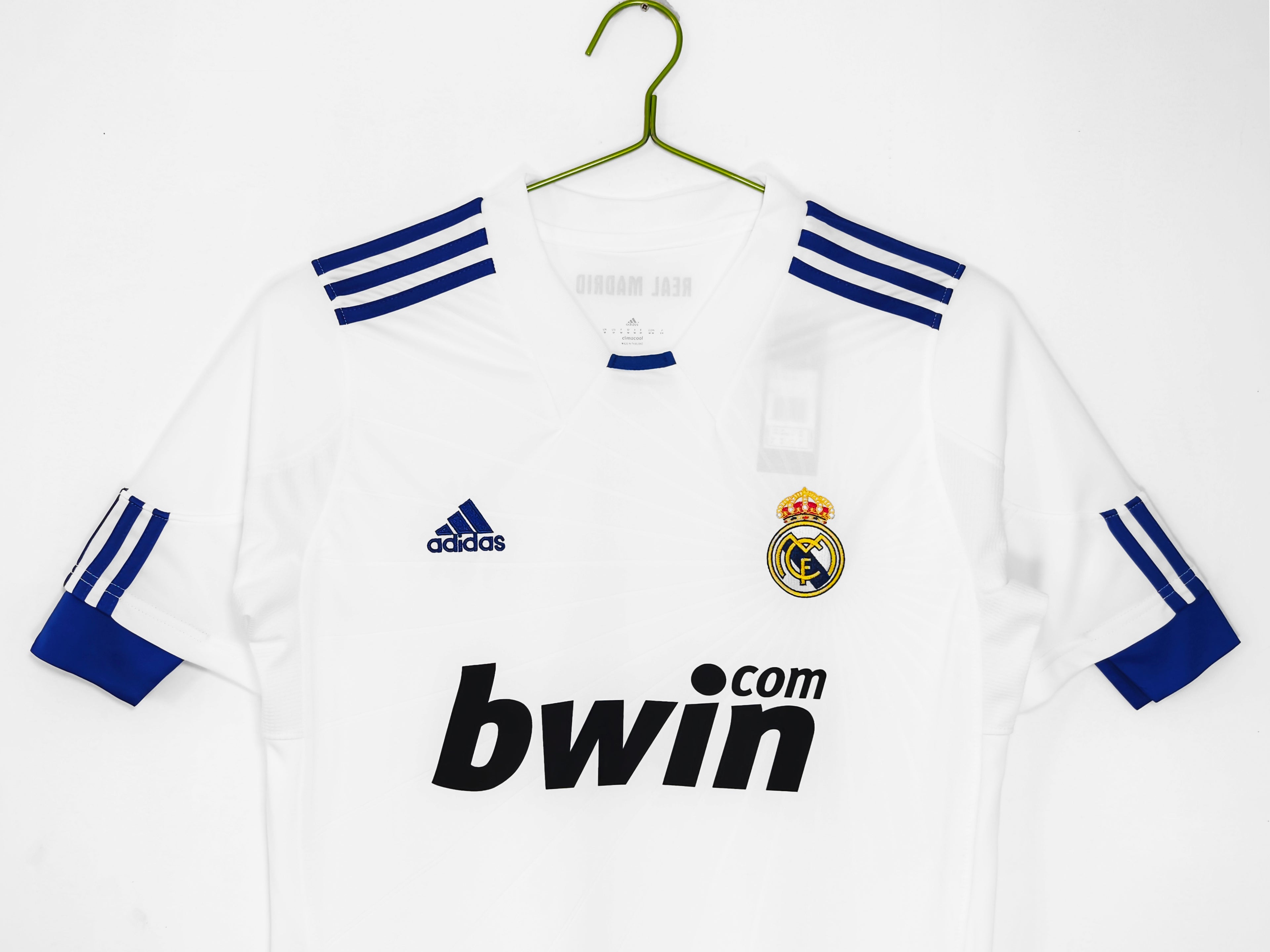 Real Madrid 2010/11 Retro Home Jersey